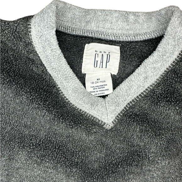 GAP Fleece Pullover V-Neck Shirt Size 18-24 months - Picture 3 of 3